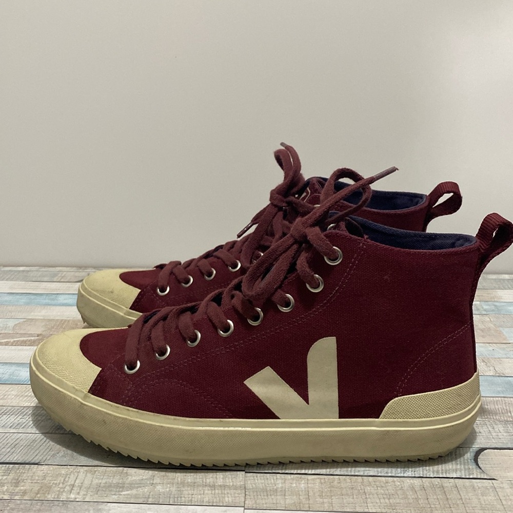 Veja Nova HT Canvas Amarante Pierre Shoes